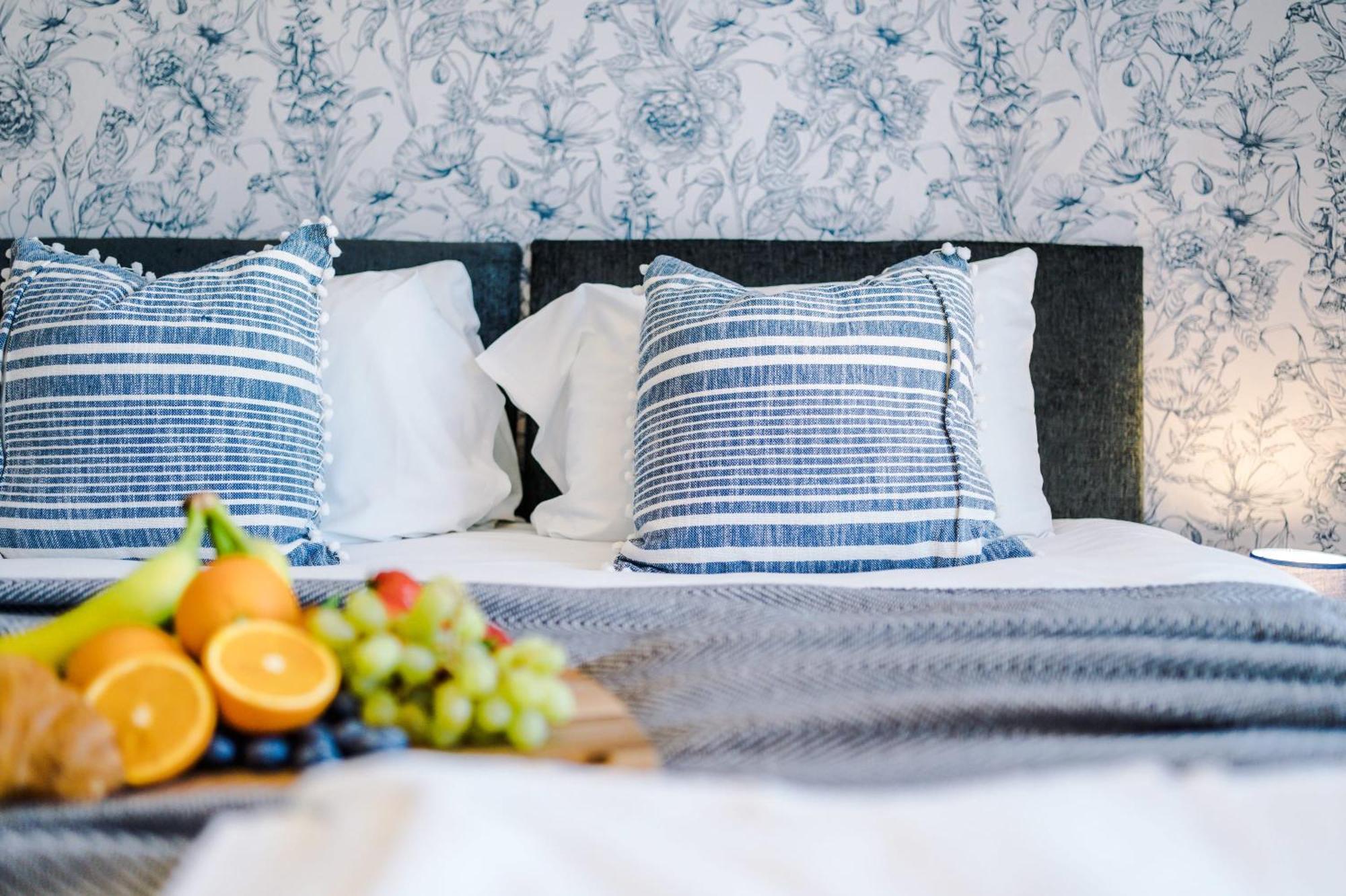 Rest&Recharge At Waterway House Villa Manchester Buitenkant foto