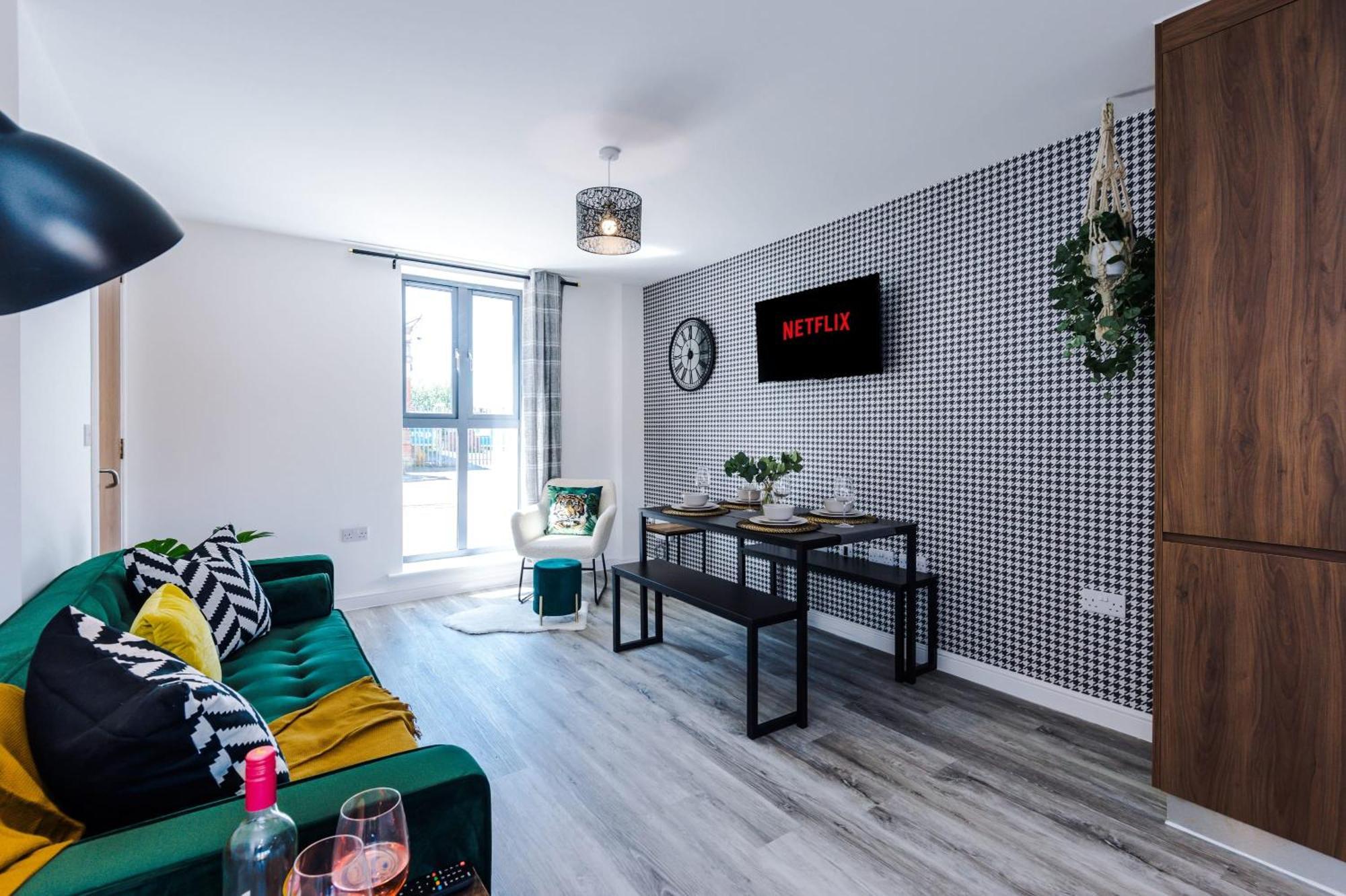 Rest&Recharge At Waterway House Villa Manchester Buitenkant foto